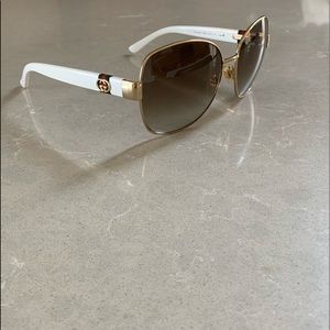 Gucci Sunglasses GG4242S